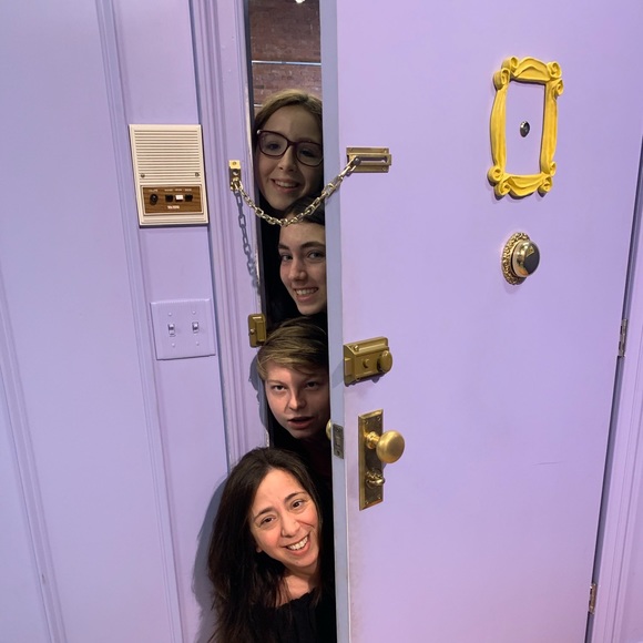 Meet your Posher, Kim - Picture 1 of 1